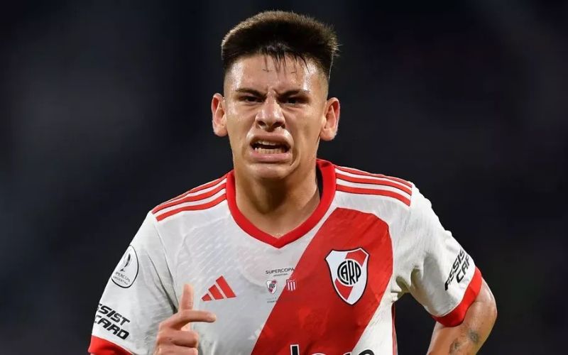 Claudio Echeverri là cái tên đang được chú ý của đội tuyển Argetina